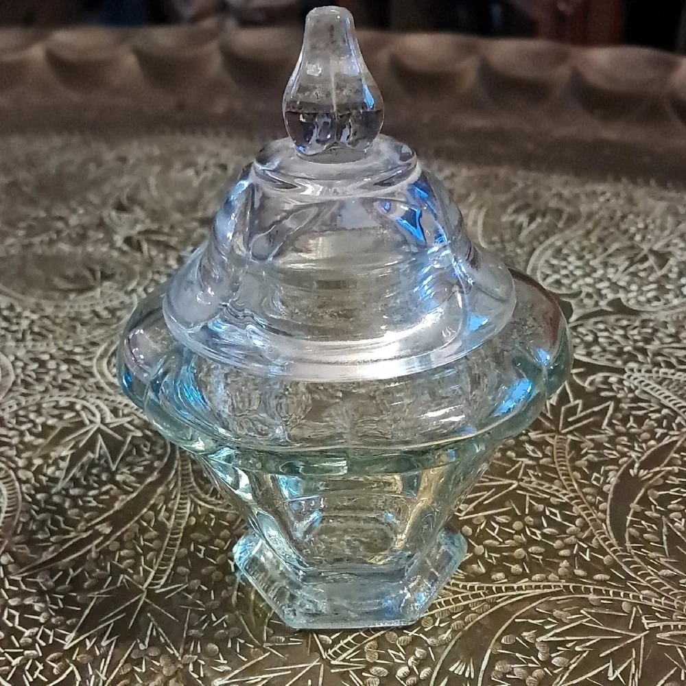Avon elegant vintage